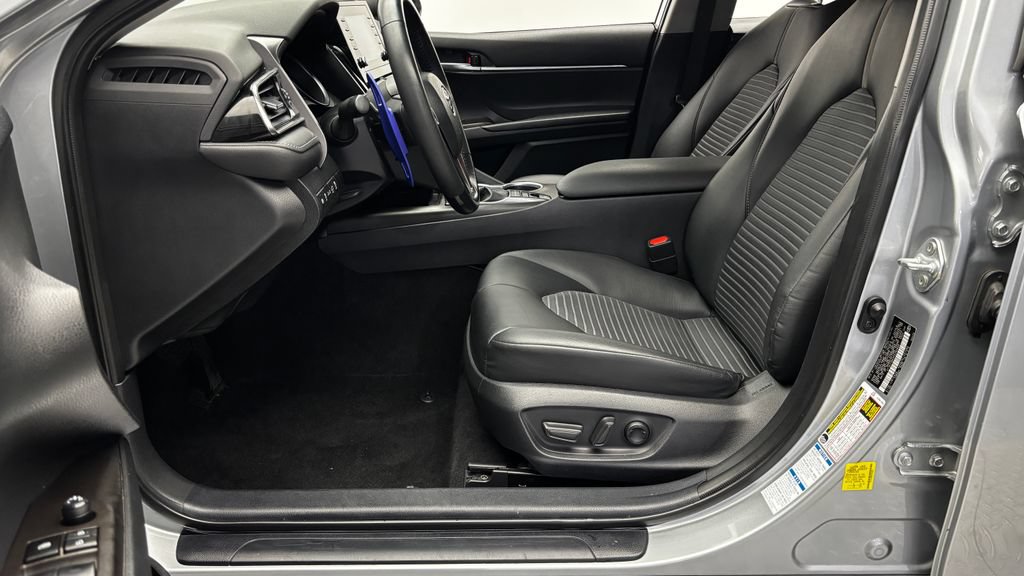 Used 2023 Toyota Camry SE AWD/4WD image 15