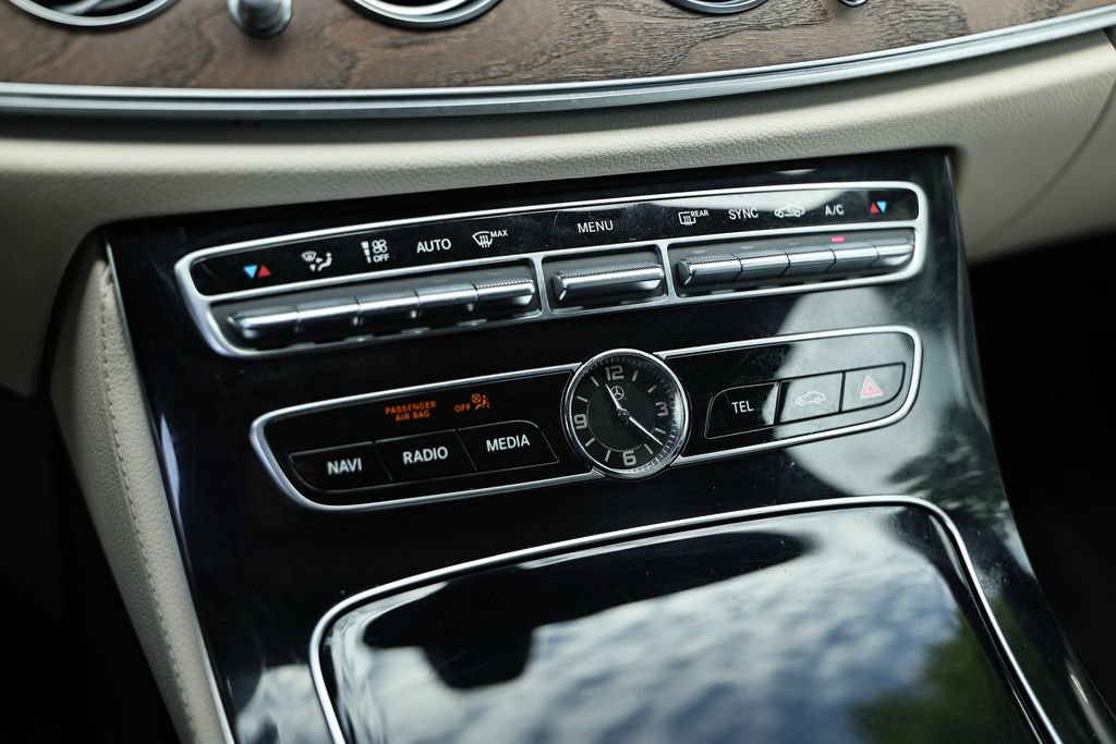 Used 2017 Mercedes-Benz E 400 4MATIC Wagon image 39