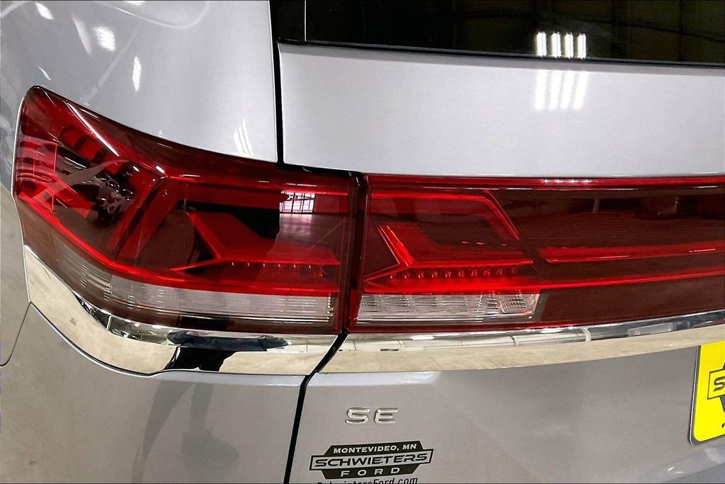 Used 2025 Volkswagen Atlas SE image 28