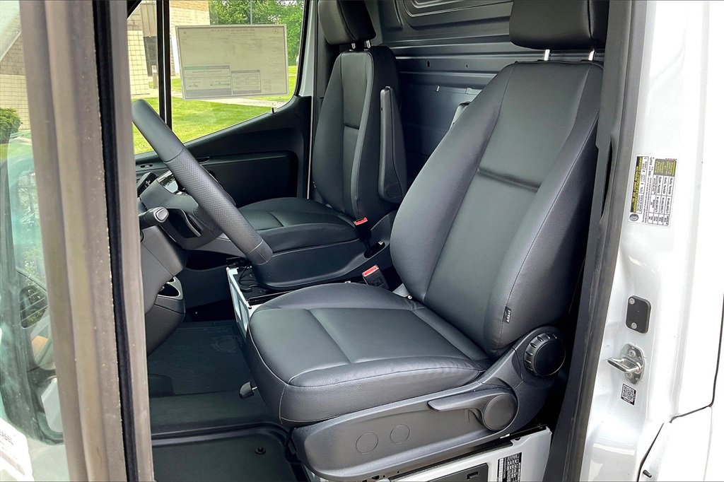 New 2025 Mercedes-Benz Sprinter 2500 image 8