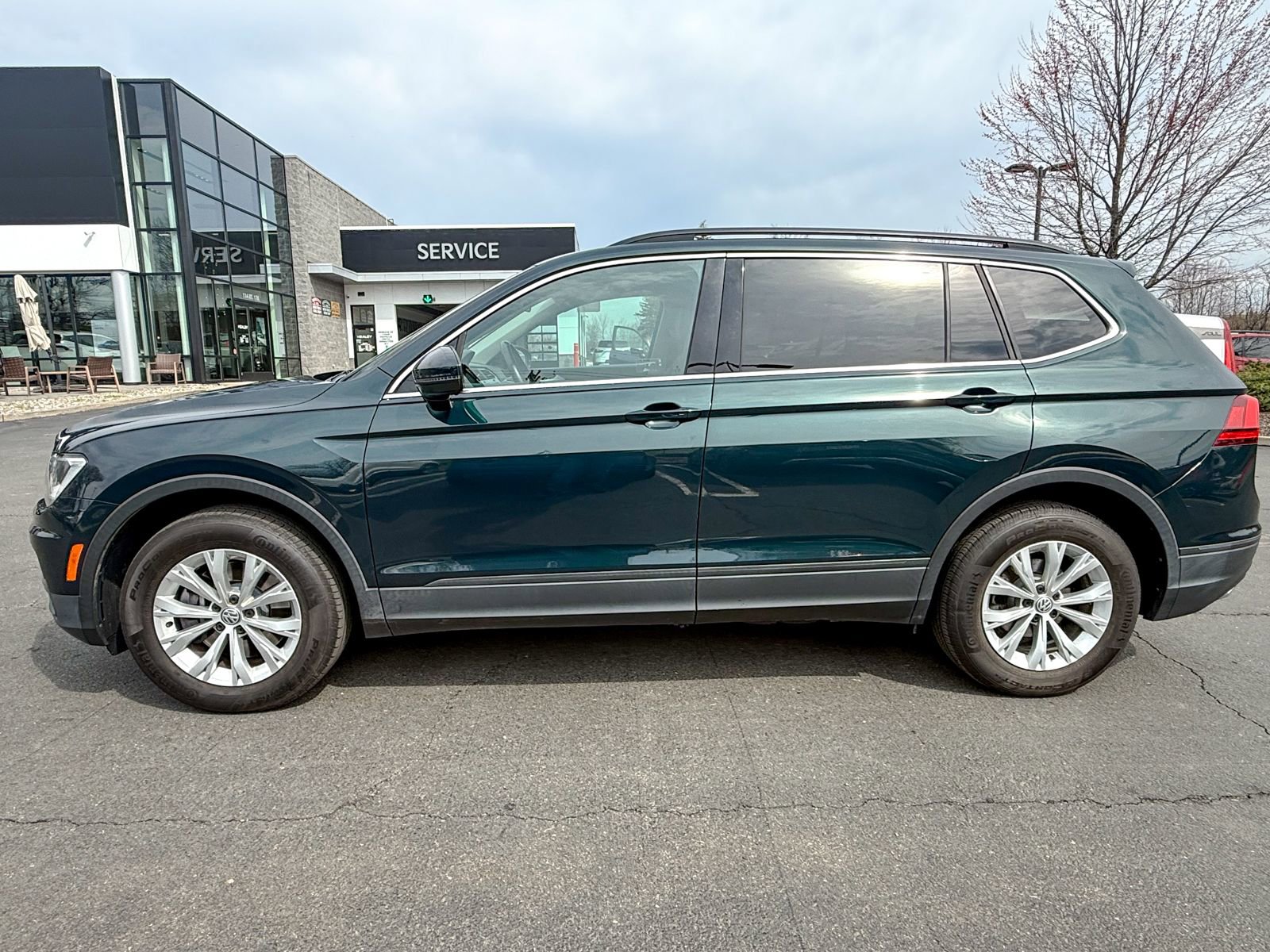 Used 2019 Volkswagen Tiguan SE w/ Panoramic Sunroof Package AWD/4WD image 9
