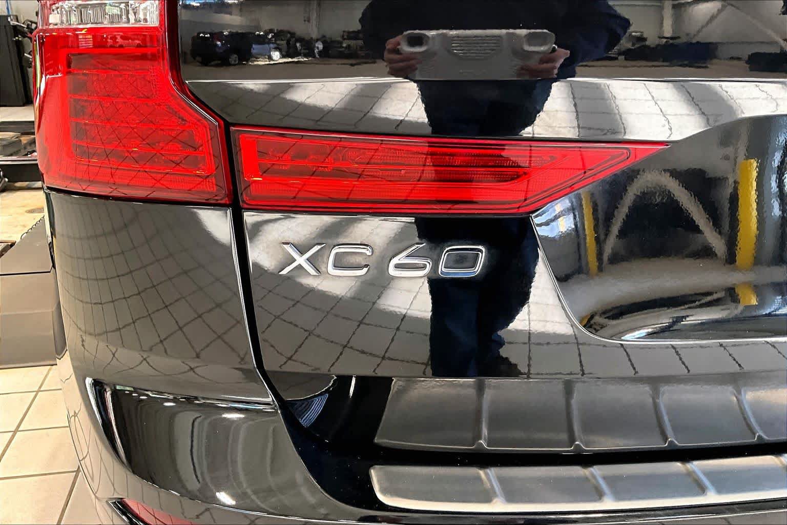 Certified 2024 Volvo XC60 B5 Plus w/ Protection Package Premier AWD/4WD image 31