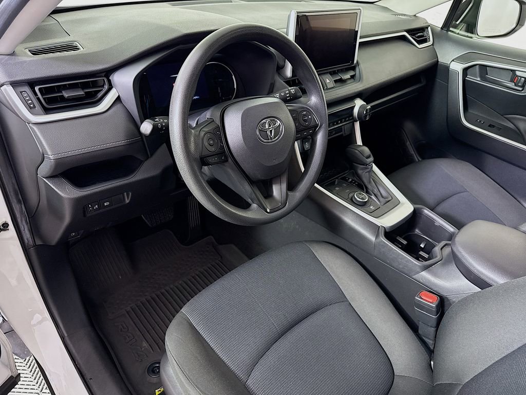 Used 2023 Toyota RAV4 LE image 9