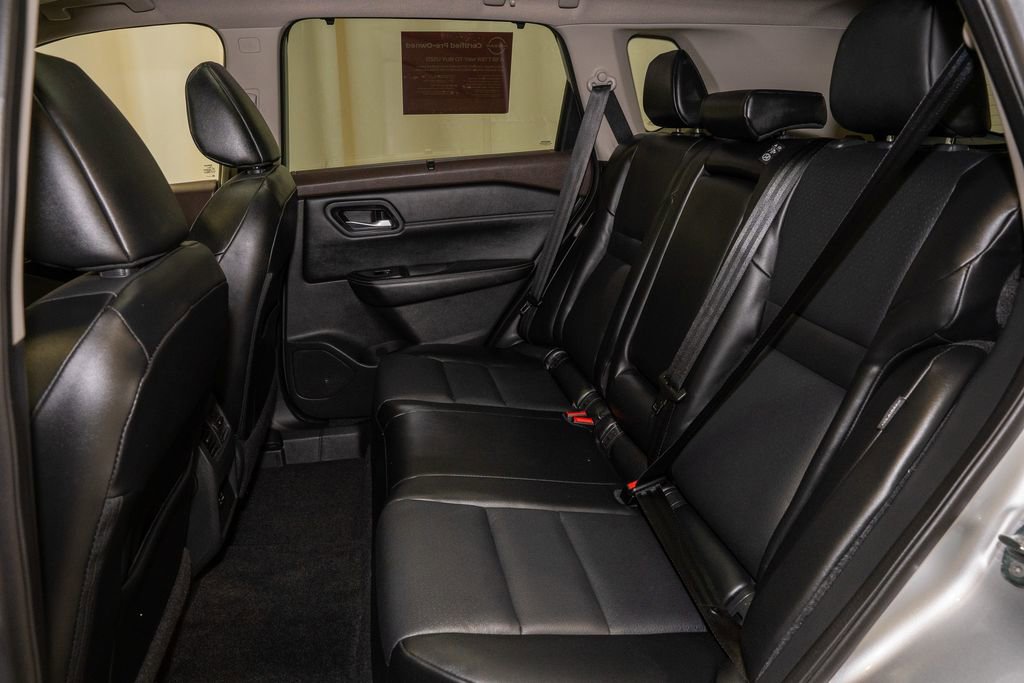 Used 2022 Nissan Rogue SV w/ SV Premium Package image 9