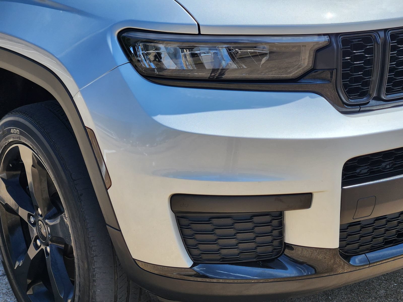Used 2024 Jeep Grand Cherokee L Laredo AWD/4WD image 10
