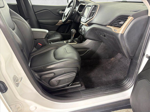 Used 2018 Jeep Cherokee Limited AWD/4WD image 15