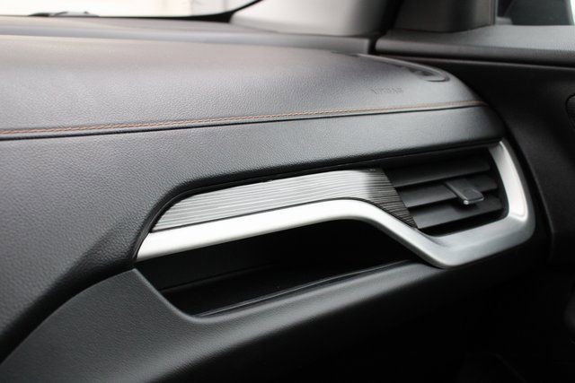 Used 2019 GMC Terrain SLT w/ Preferred Package image 21