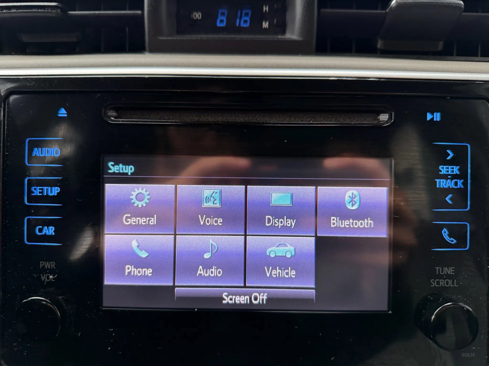 Used 2018 Toyota Corolla LE image 19