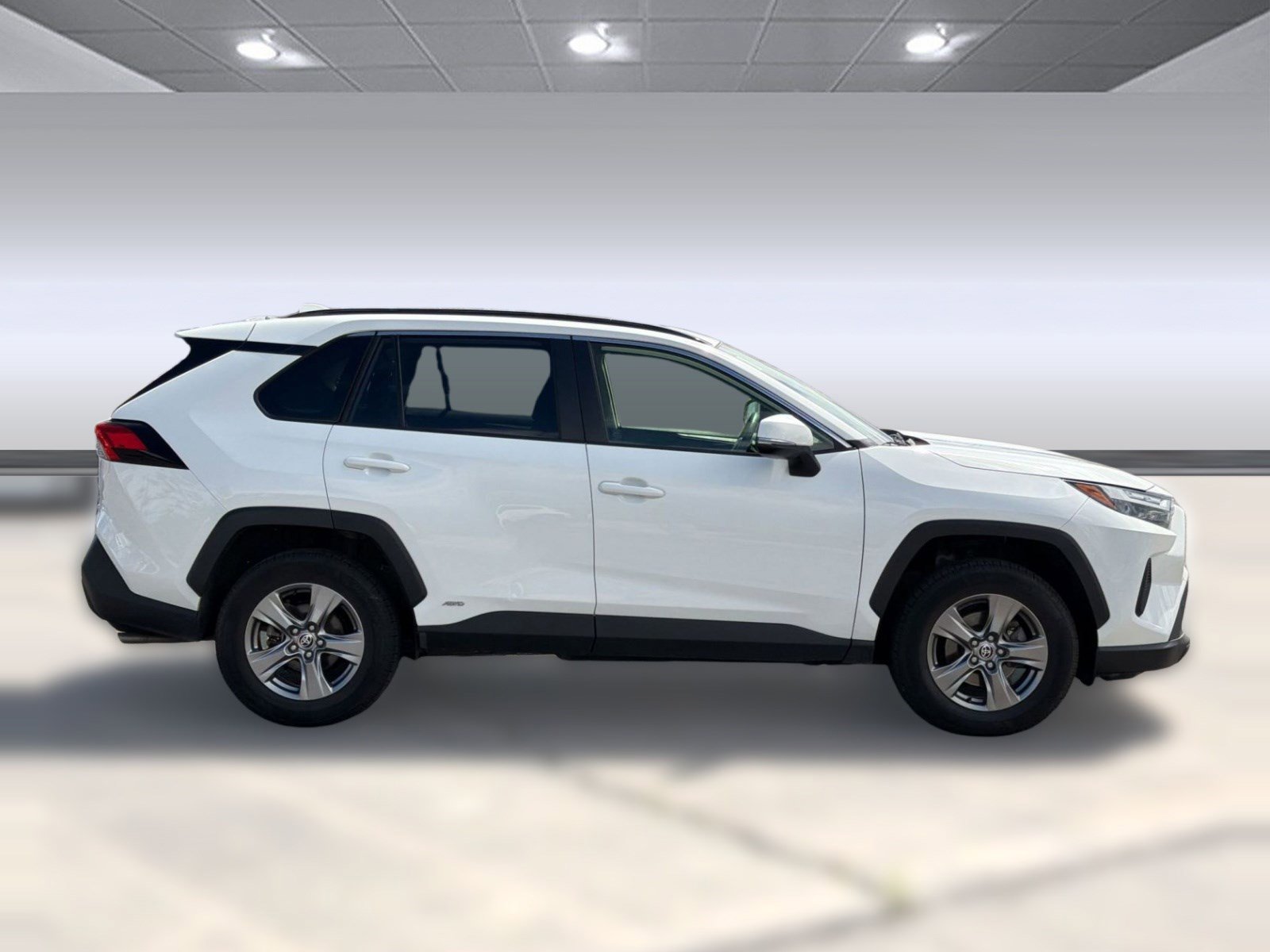 Used 2023 Toyota RAV4 XLE w/ Convenience Package image 8