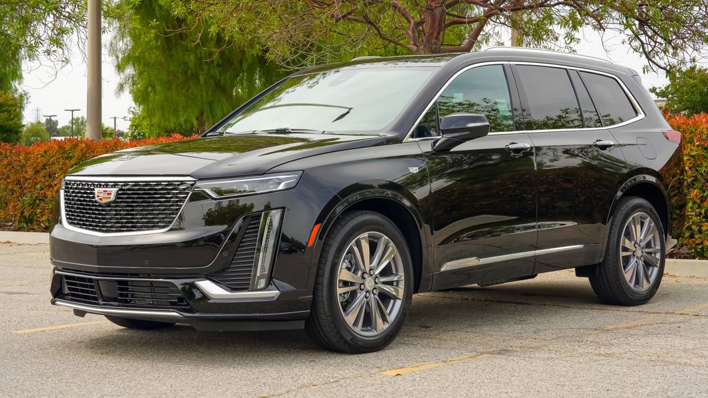 Certified 2025 Cadillac XT6 Premium Luxury w/ Platinum Package AWD/4WD video 3