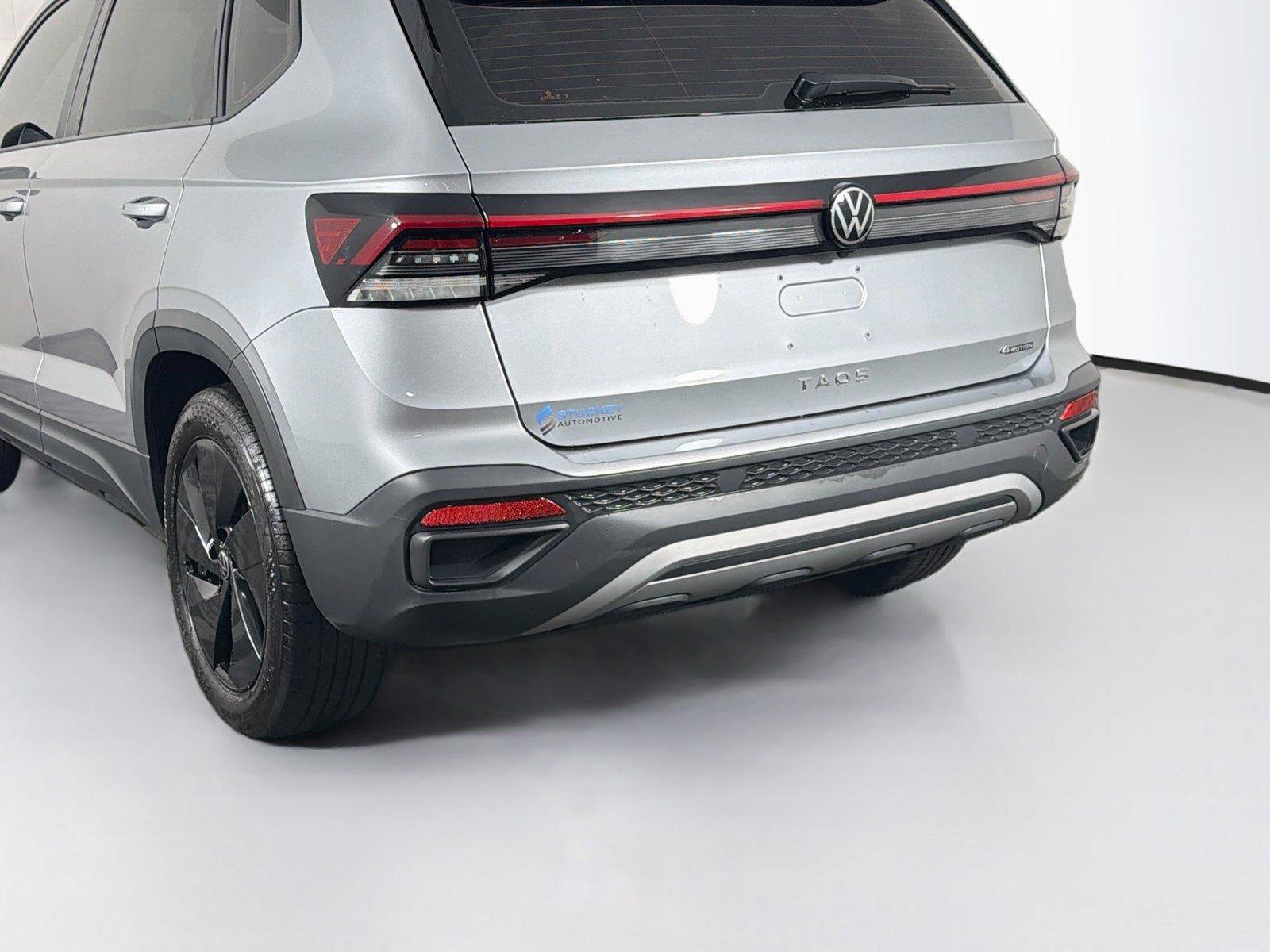 Used 2025 Volkswagen Taos S AWD/4WD image 38