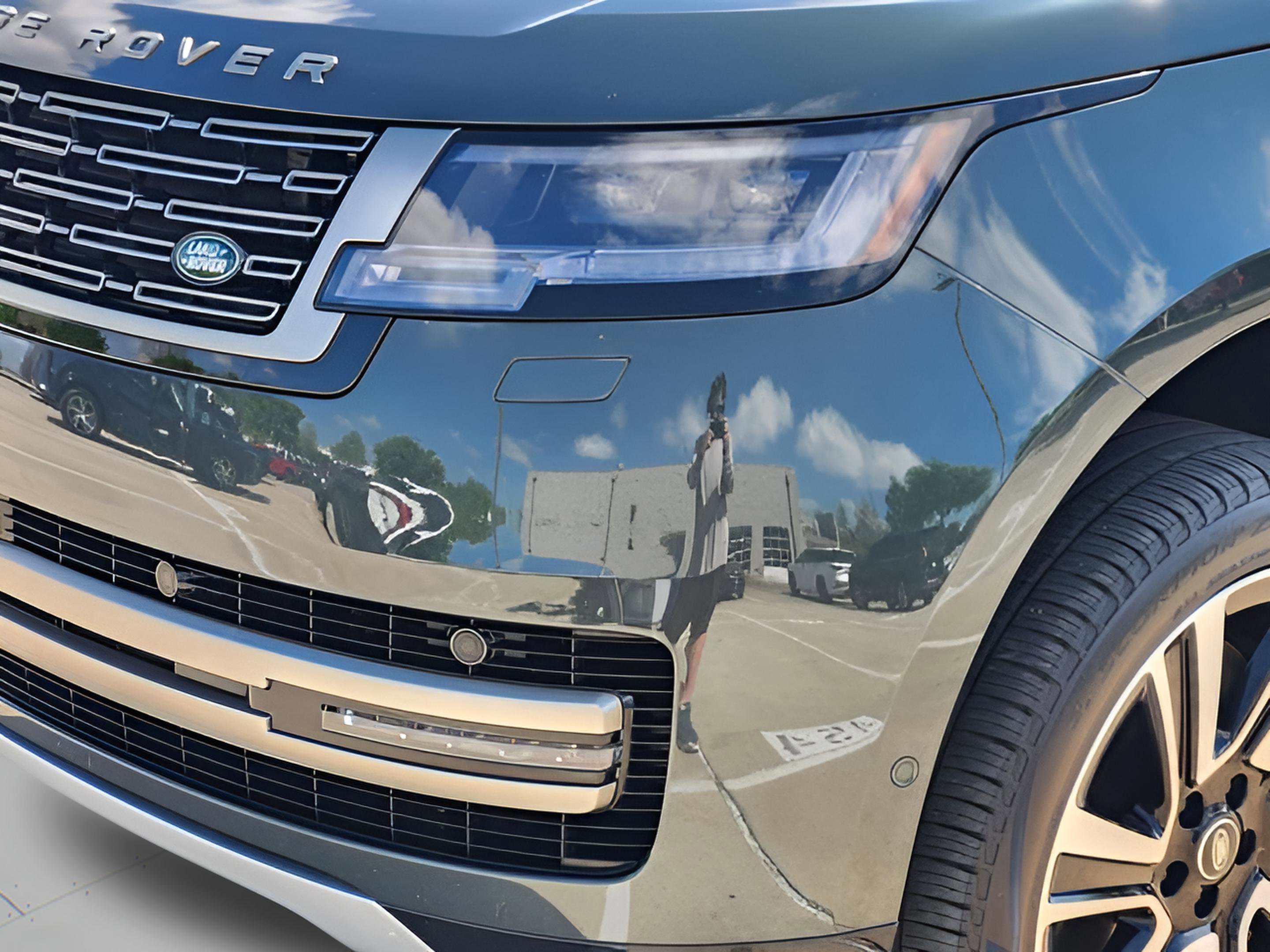 Used 2023 Land Rover Range Rover SE image 38