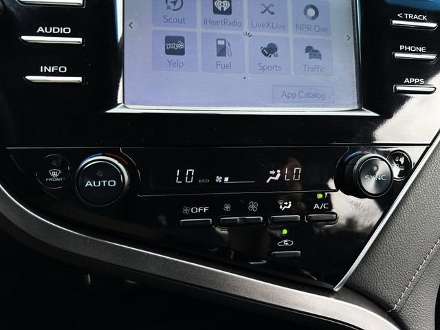 Used 2018 Toyota Camry XSE image 30