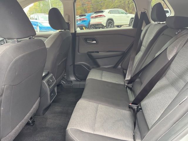 Used 2023 Nissan Rogue SV image 12