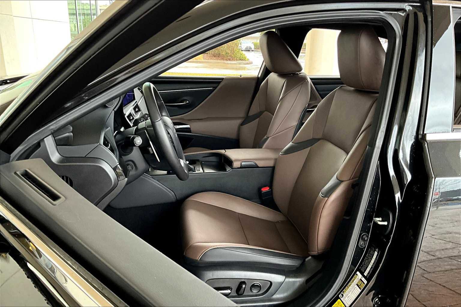 Used 2024 Lexus ES 350 w/ Premium Package image 7