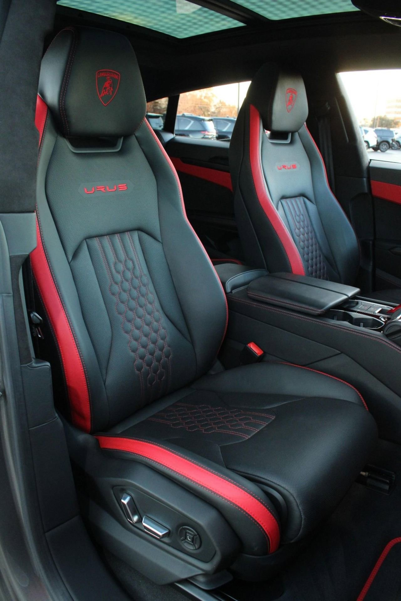 Used 2023 Lamborghini Urus S image 10