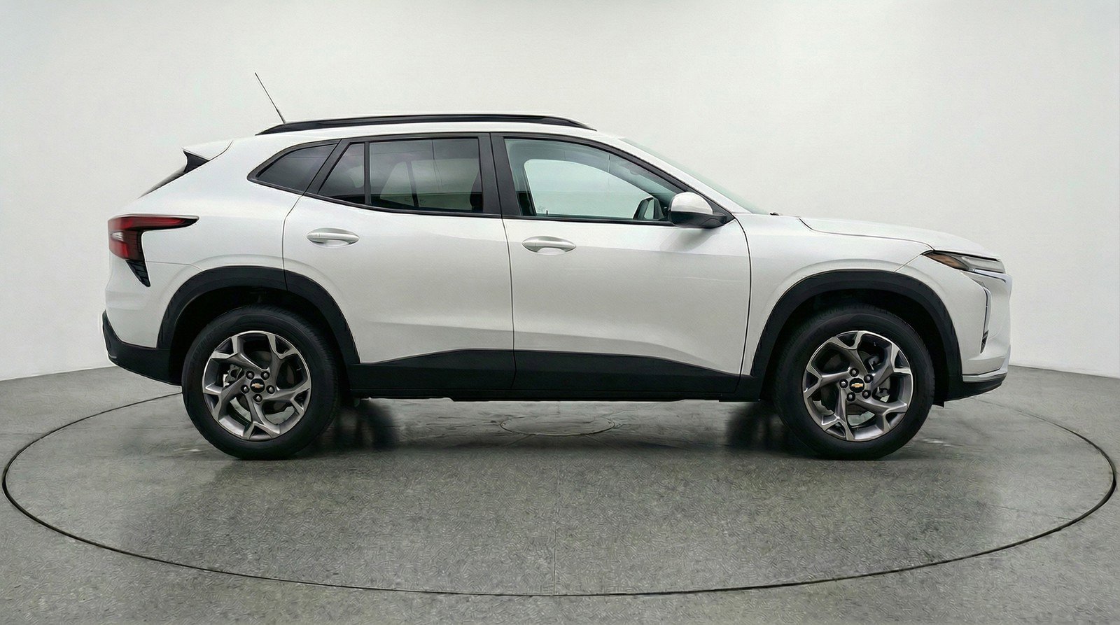 Used 2025 Chevrolet Trax LT w/ LT Convenience Package image 11