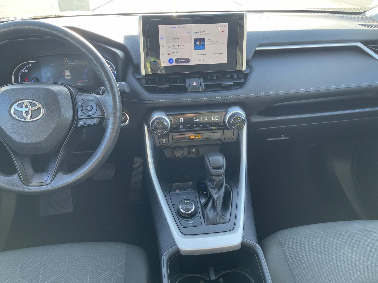 Used 2025 Toyota RAV4 XLE AWD/4WD image 12