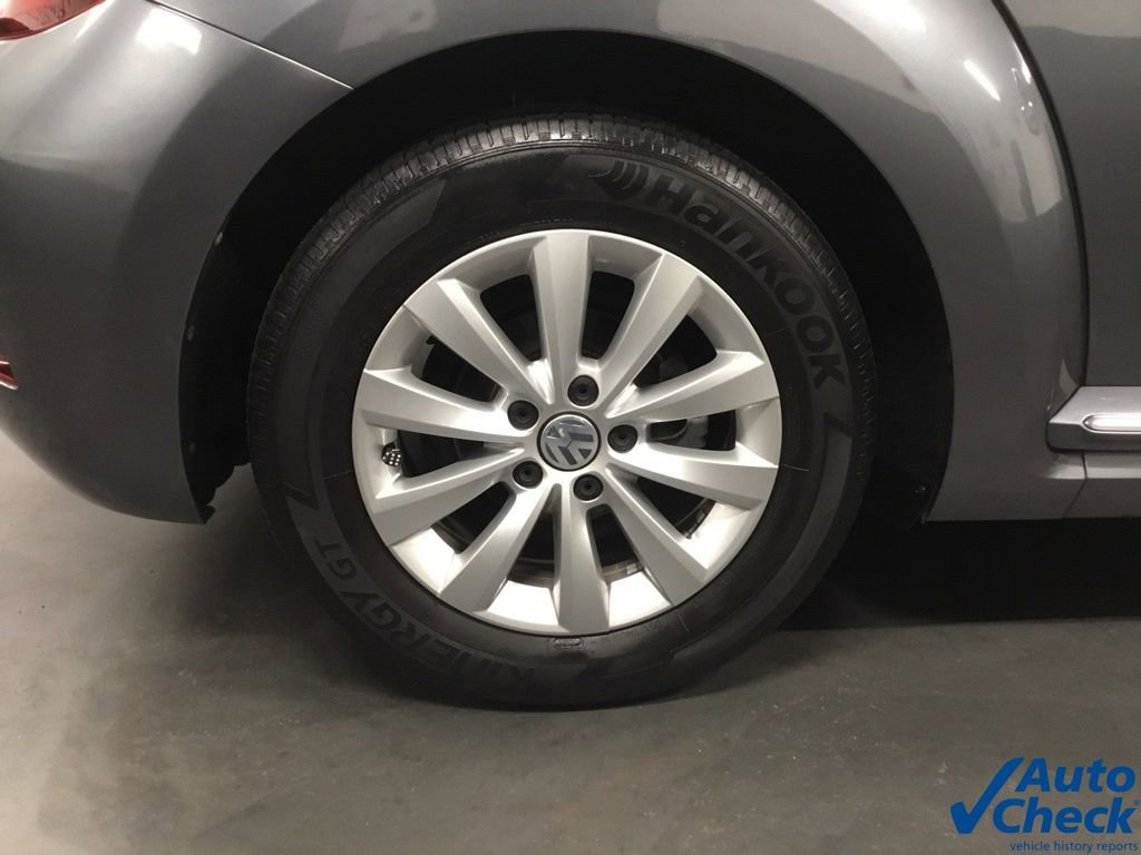 Used 2019 Volkswagen Beetle 2.0T S image 27