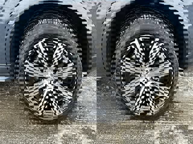 Used 2025 Volvo XC90 B6 Ultra image 5