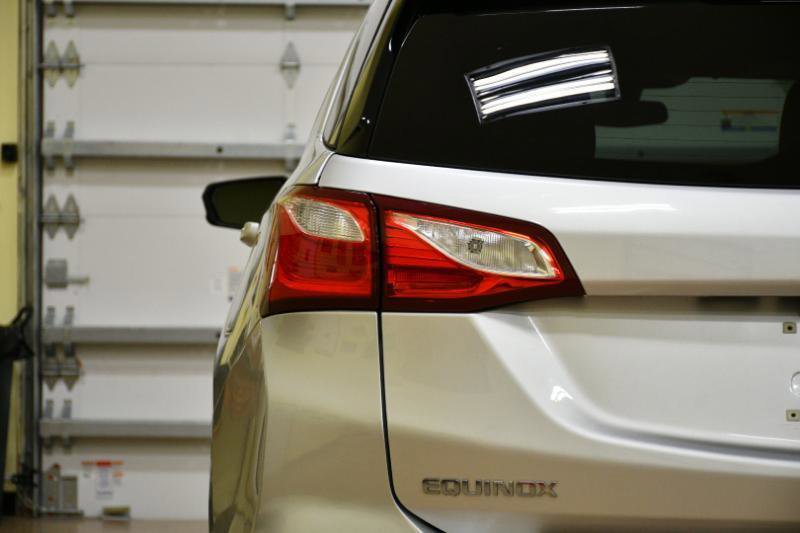 Used 2019 Chevrolet Equinox LS w/ LS Convenience Package FWD image 14