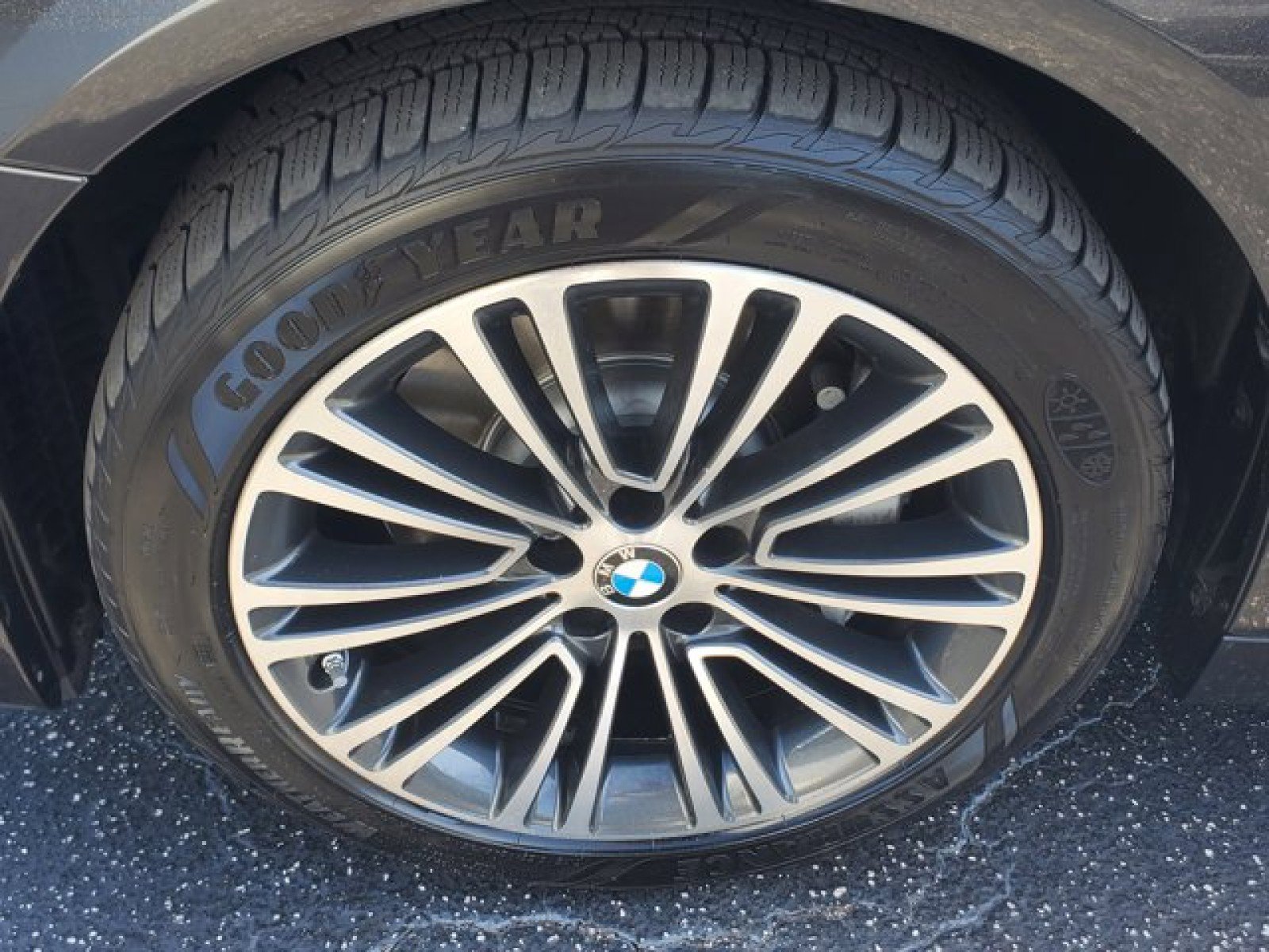 Used 2018 BMW 540i image 4