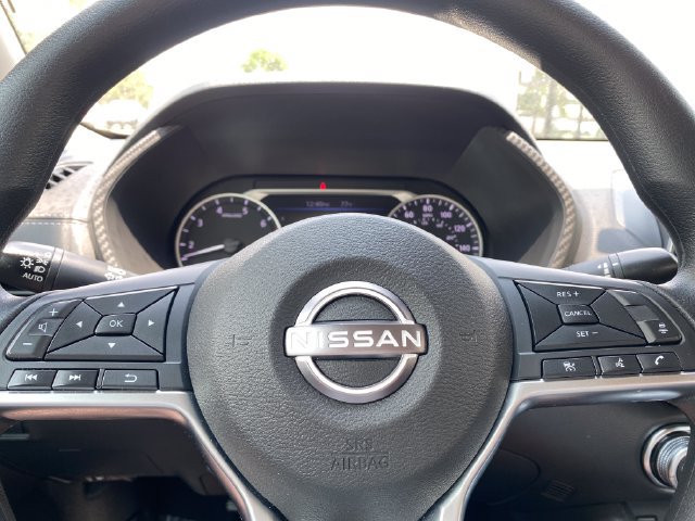 Used 2025 Nissan Sentra SV FWD image 14