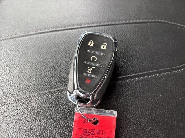 Used 2023 Chevrolet Traverse LT image 52