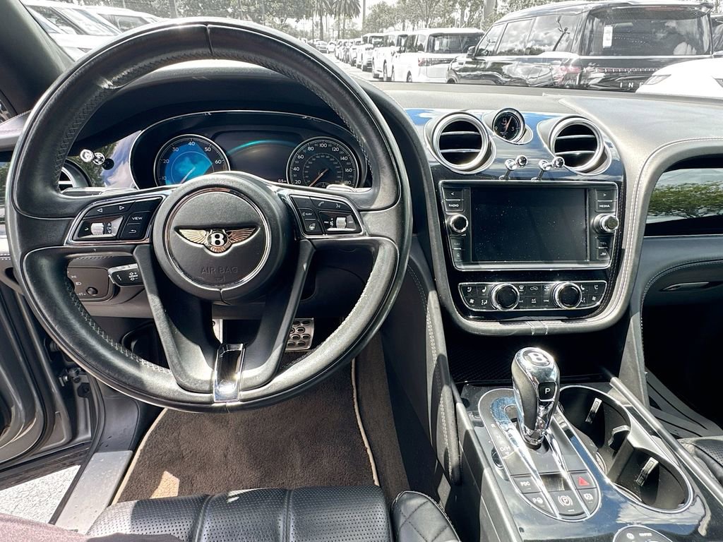 Used 2018 Bentley Bentayga Activity image 12