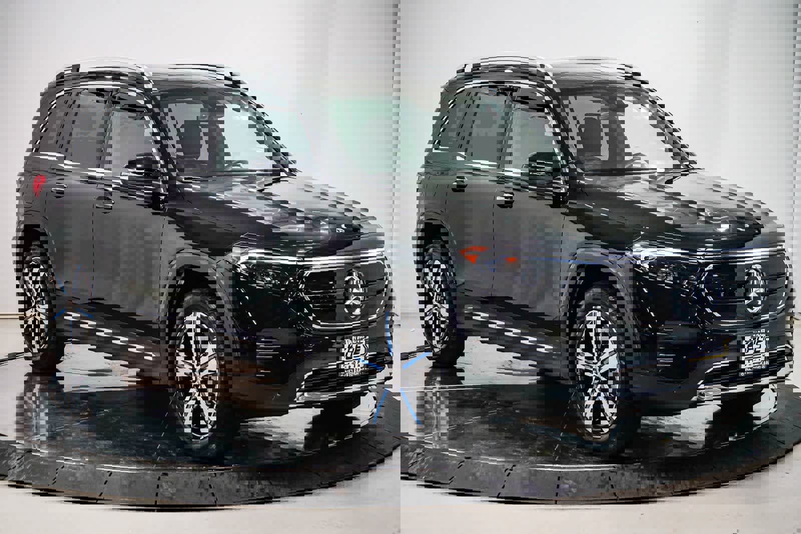 Certified 2023 Mercedes-Benz EQB 300 4MATIC image 5