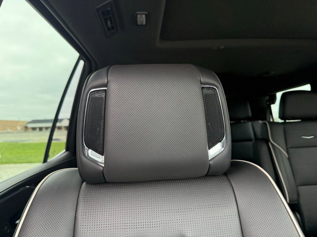 Certified 2023 Cadillac Escalade Premium Luxury w/ Performance Package image 32