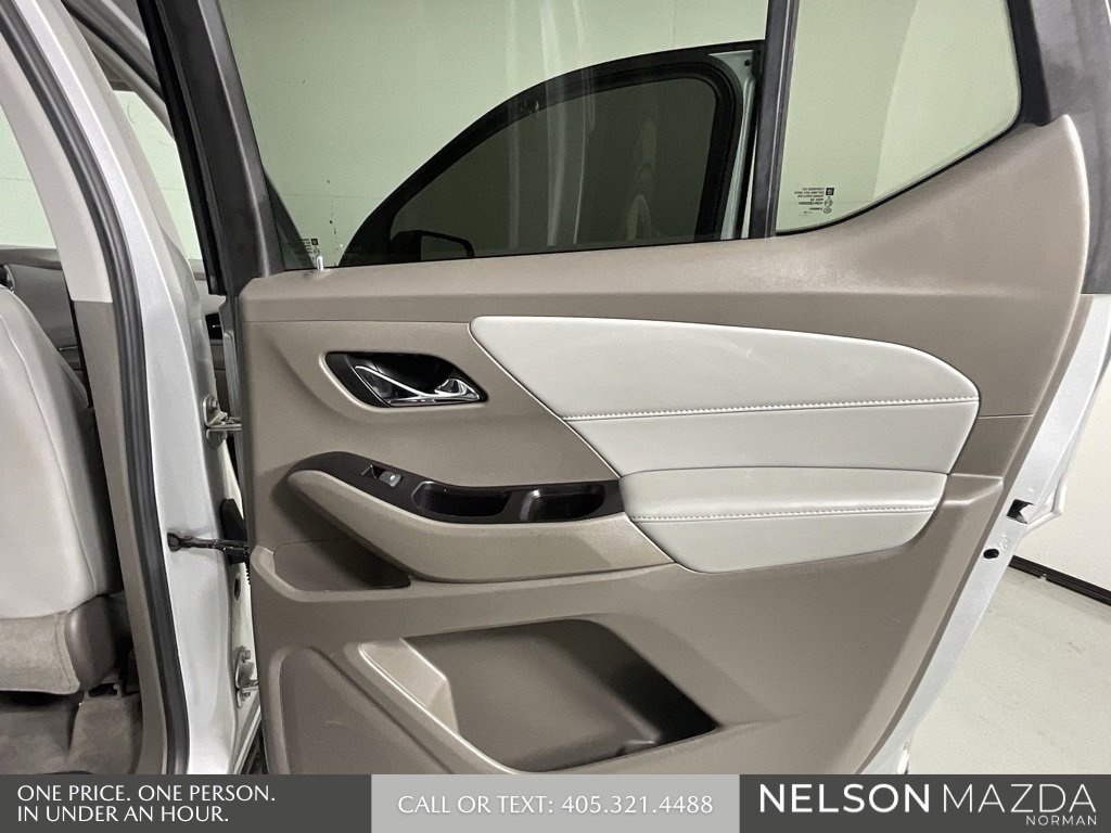 Used 2018 Chevrolet Traverse LT image 22