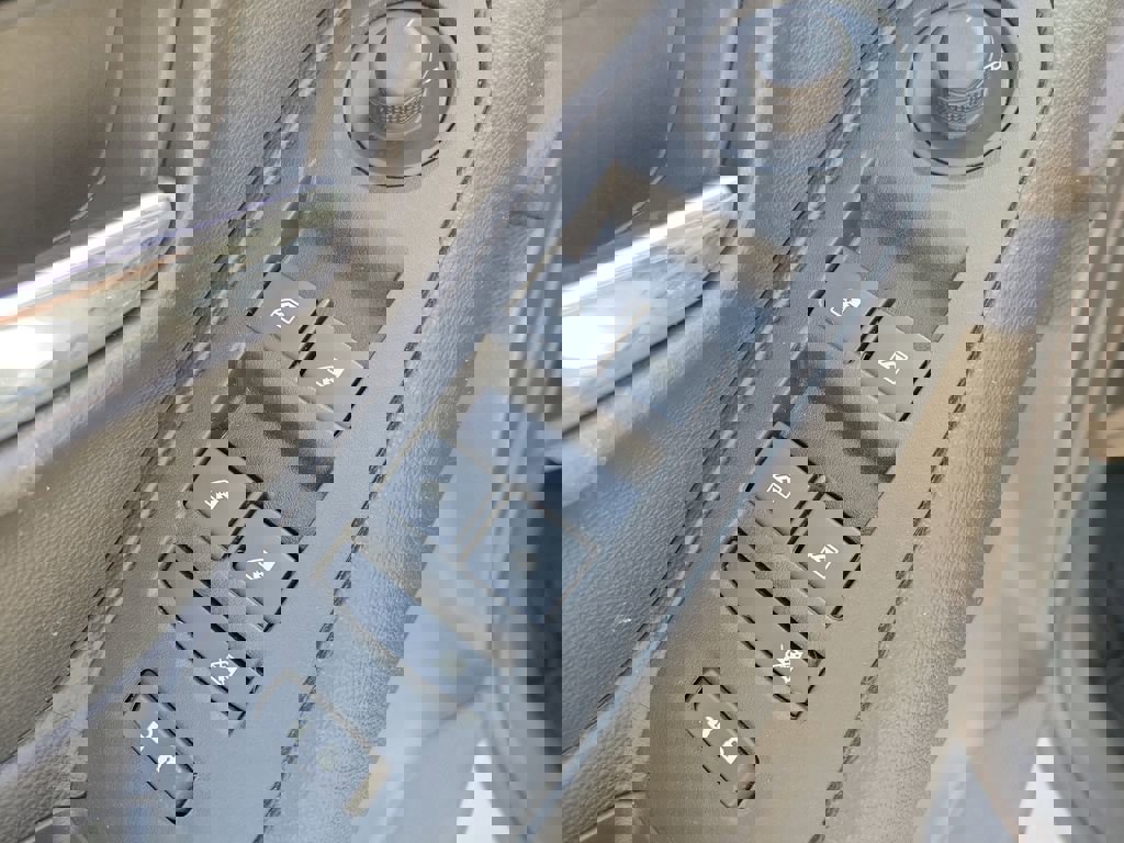 Certified 2019 Chevrolet Trax LS w/ Tint and Cruise Package image 13