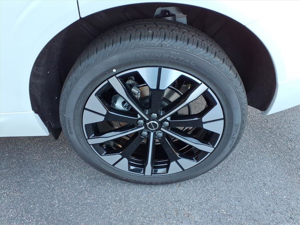 New 2026 Volvo XC60 B5 Plus w/ Protection Package Premier image 7