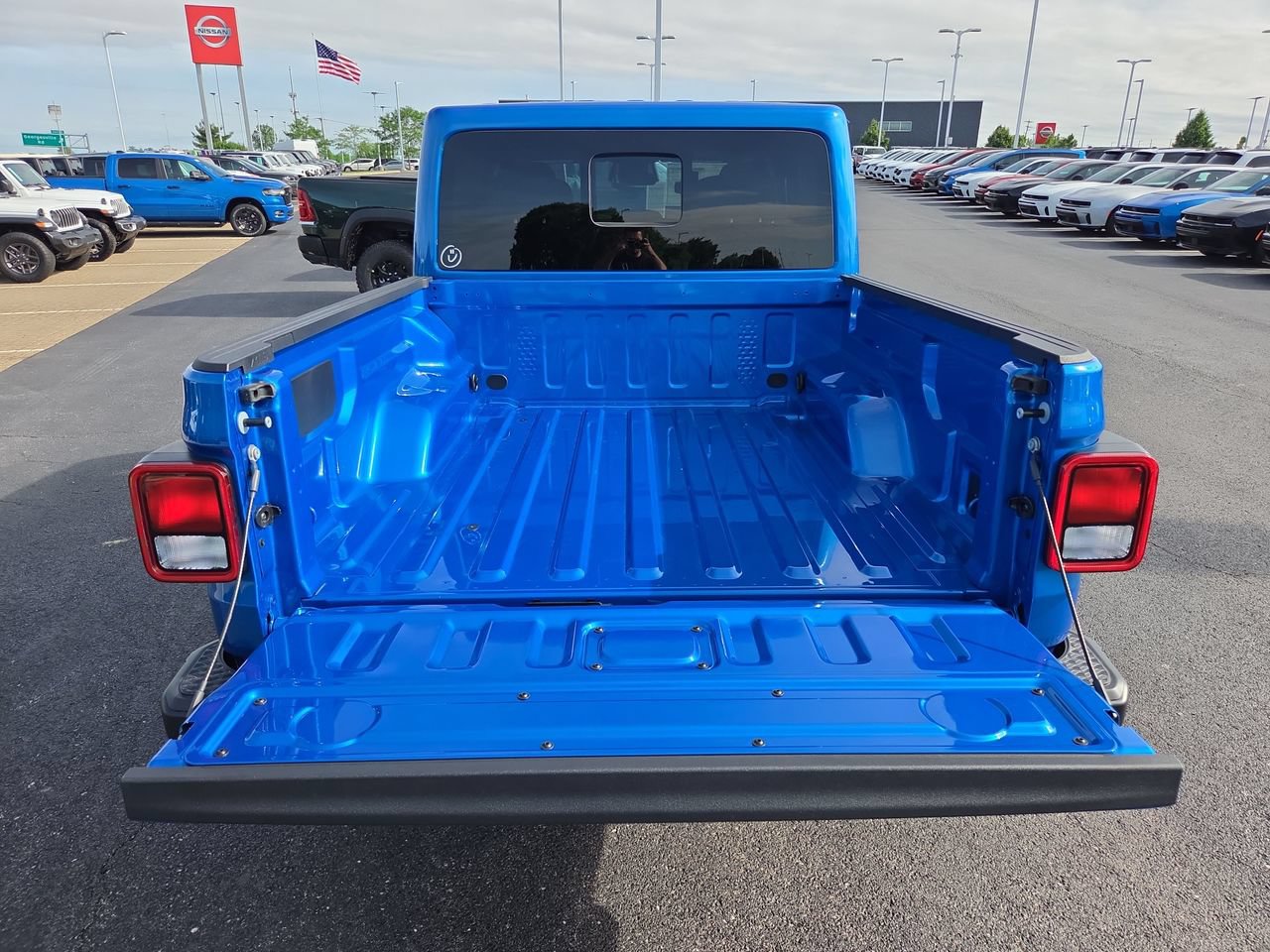 New 2026 Jeep Gladiator Sport AWD/4WD image 7