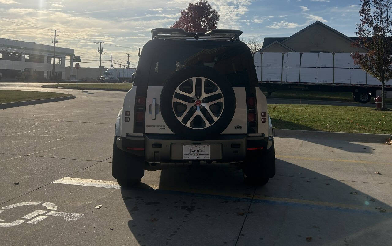 Used 2022 Land Rover Defender 90 X-Dynamic S image 7