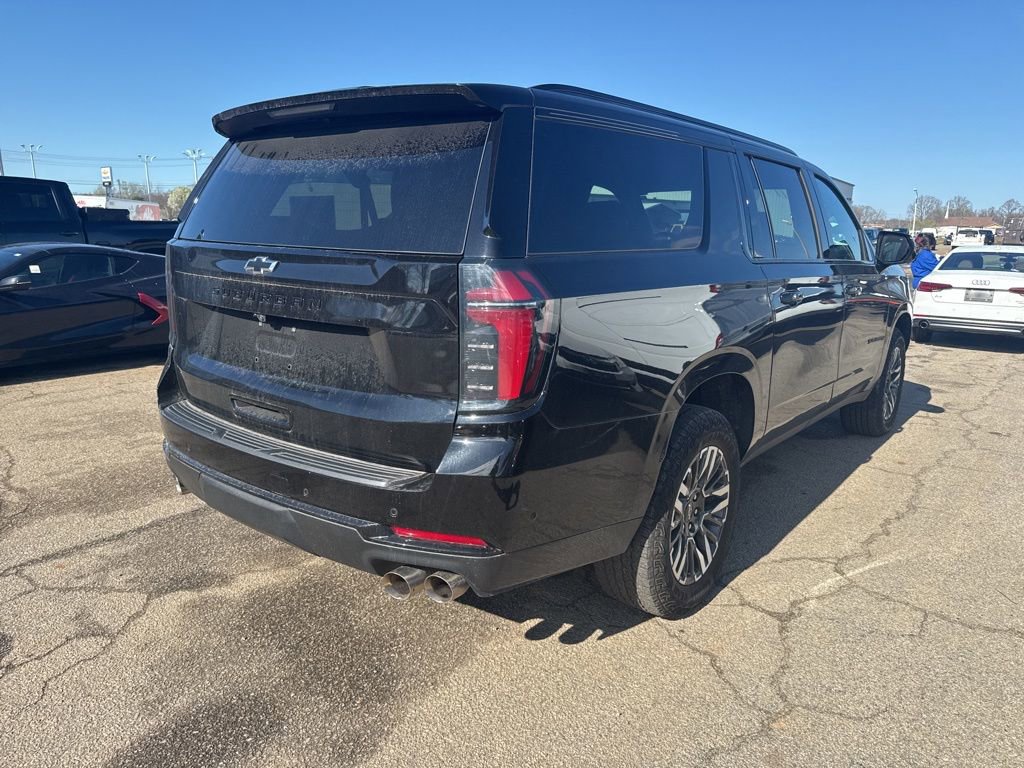 Used 2025 Chevrolet Suburban Z71 image 3
