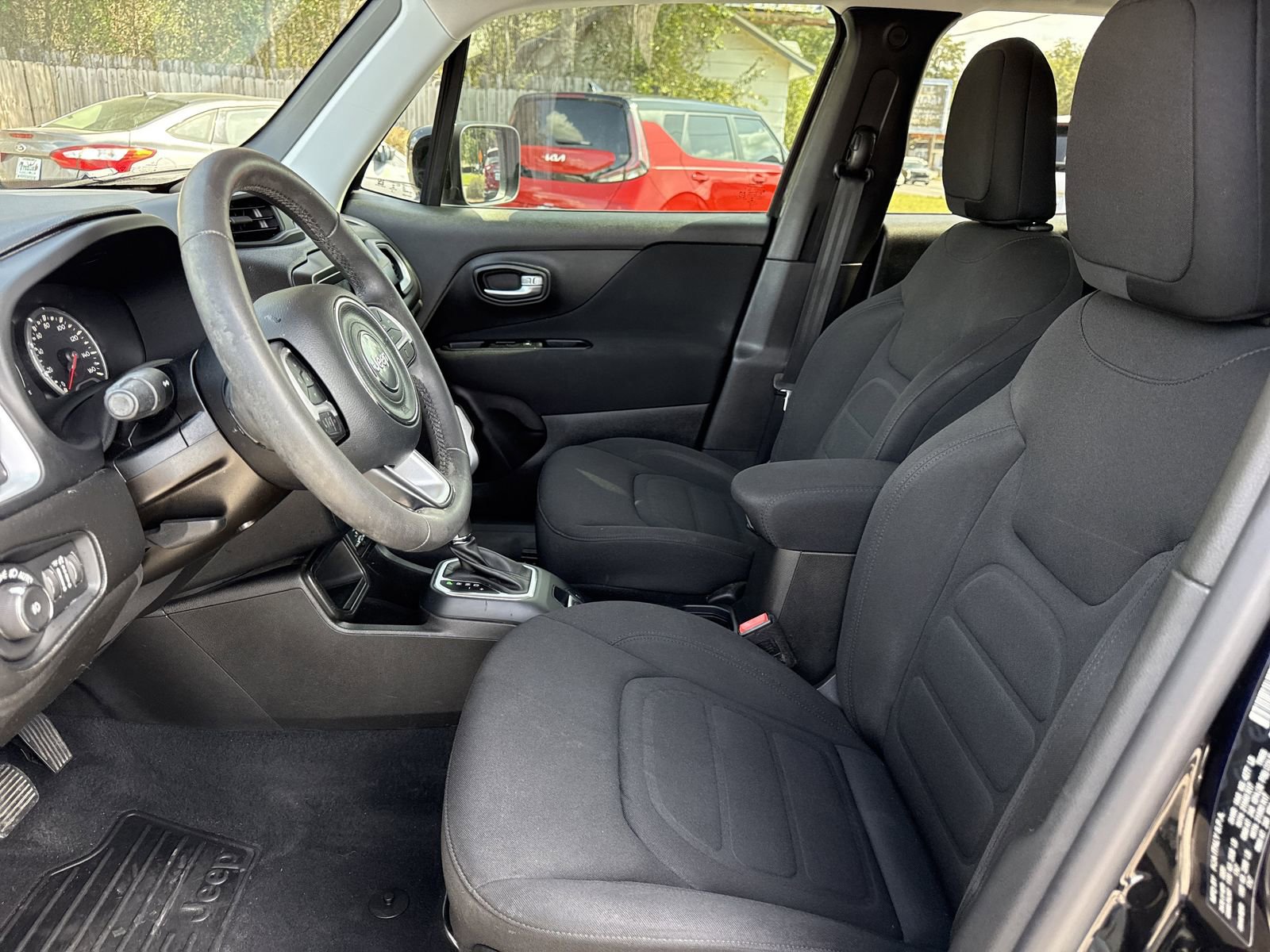 Used 2020 Jeep Renegade Latitude image 9