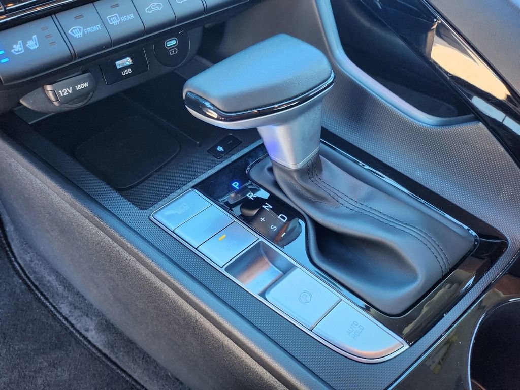 Certified 2024 Hyundai Elantra Limited image 26