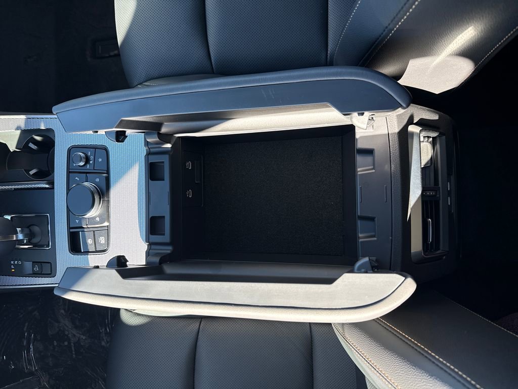 New 2026 MAZDA CX-90 Plug-In Hybrid w/ Preferred image 29