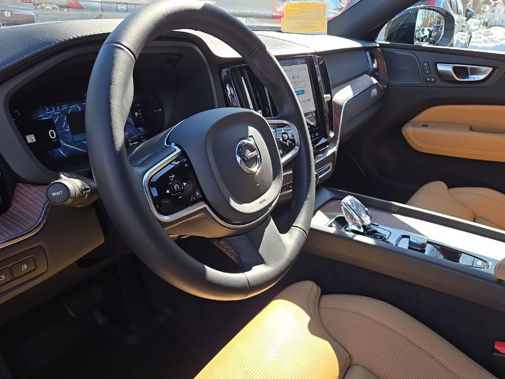 Certified 2023 Volvo XC60 T8 Ultimate w/ Protection Package Premier image 20