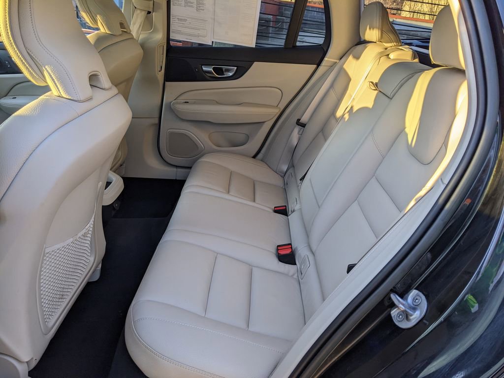 Certified 2023 Volvo V60 B5 Cross Country Plus w/ Climate Package image 23