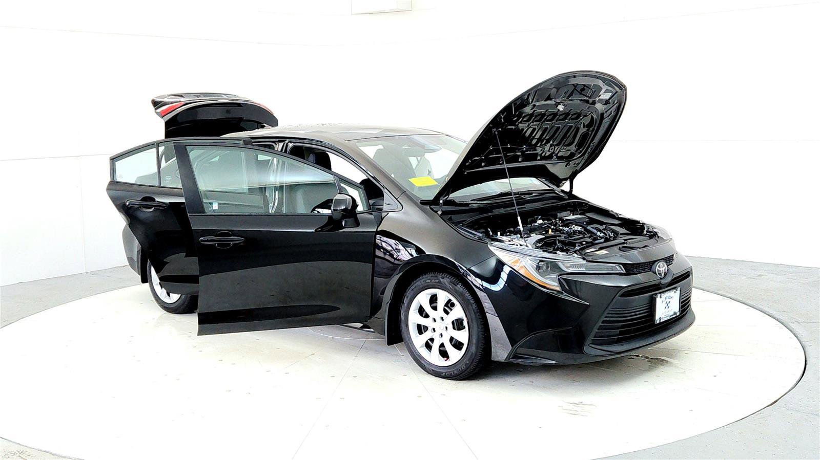 Used 2023 Toyota Corolla LE w/ Carpet Mat Package (TMS) image 12