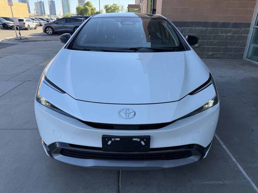 Used 2024 Toyota Prius XLE image 10