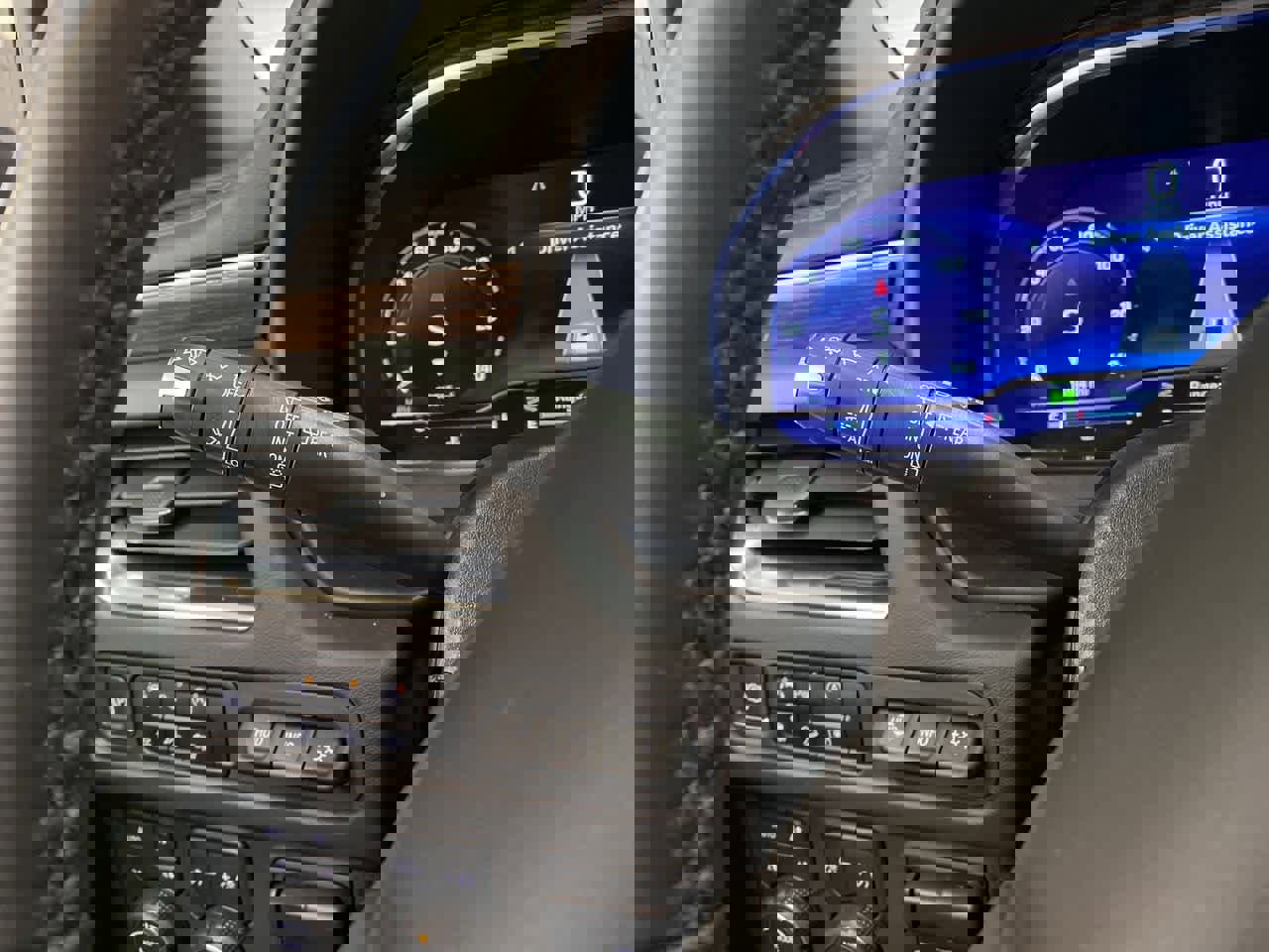 Used 2024 Chevrolet Tahoe High Country w/ Premium Package image 24