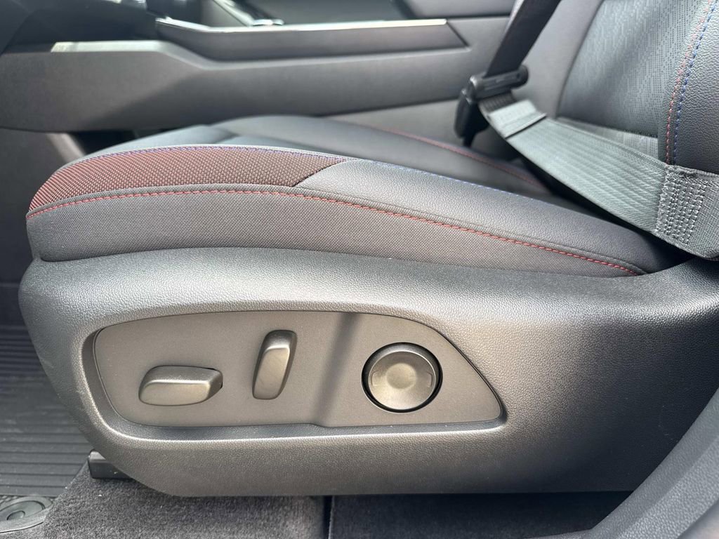 New 2026 Chevrolet Equinox RS w/ Safety and Technology Package image 16