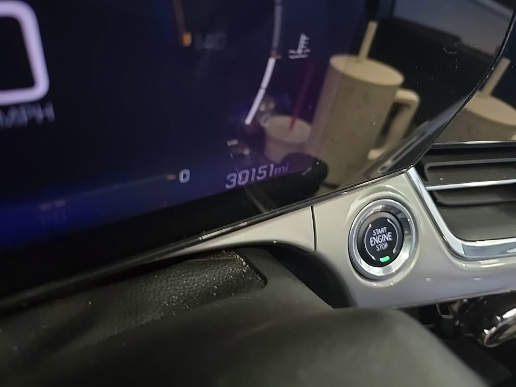 Used 2025 Chevrolet Trax LT w/ Driver Confidence Package image 5