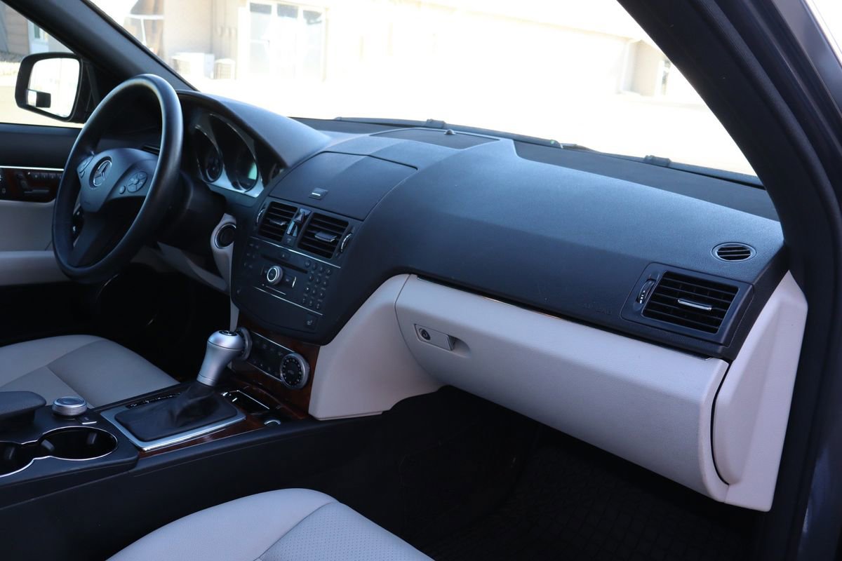Used 2009 Mercedes-Benz C 300 4MATIC Sedan image 17