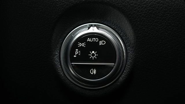 Certified 2025 Mercedes-Benz C 300 4MATIC Sedan image 38