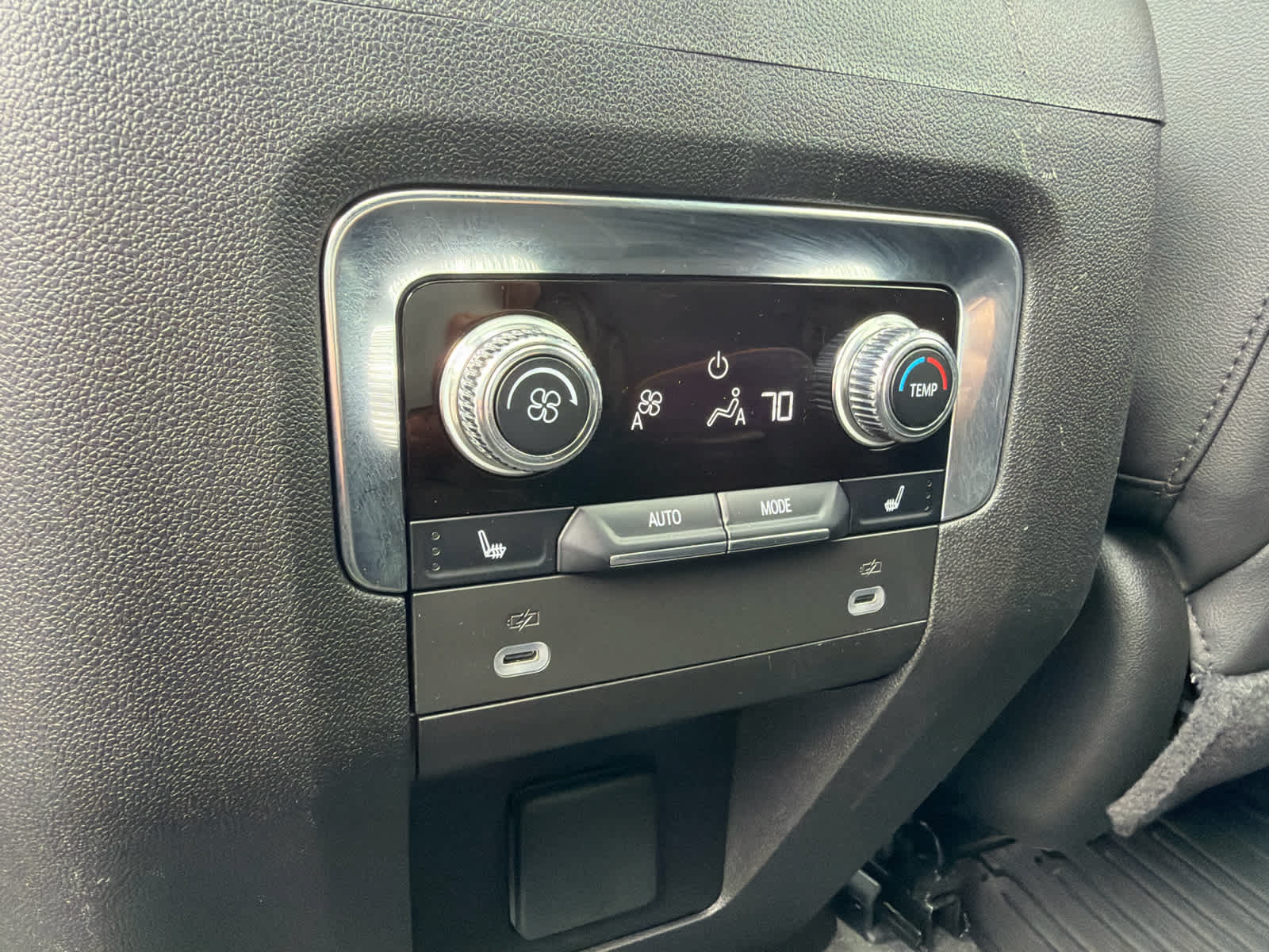 Used 2024 GMC Yukon XL AT4 w/ Max Trailering Package AWD/4WD image 28